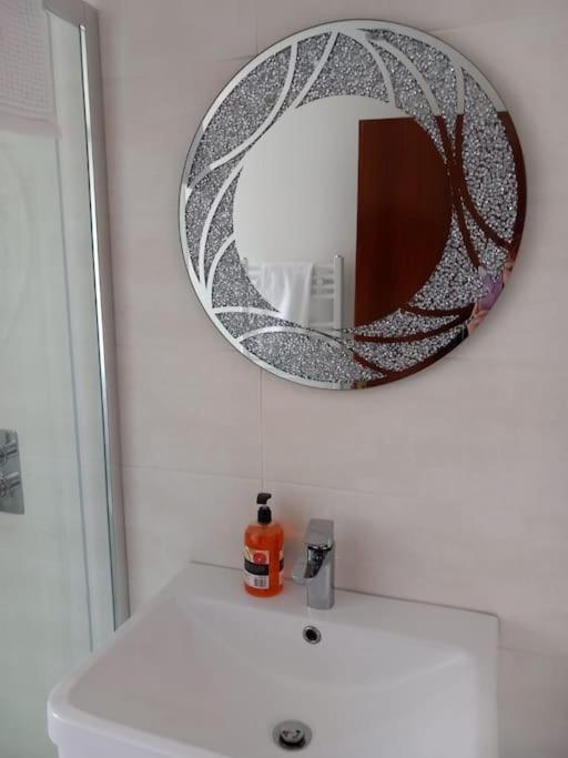 Apartament Lovely 2 Bed Flat-Great Location Dundee Zewnętrze zdjęcie